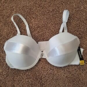 NWT Coobie 34 B Bra..  Padded Underwire, removable straps.